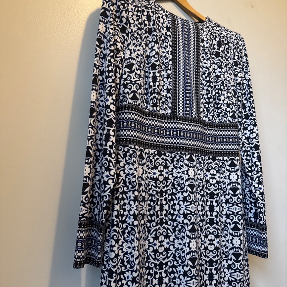 Maggie London midi long sleeve dress - Picture 2 of 7